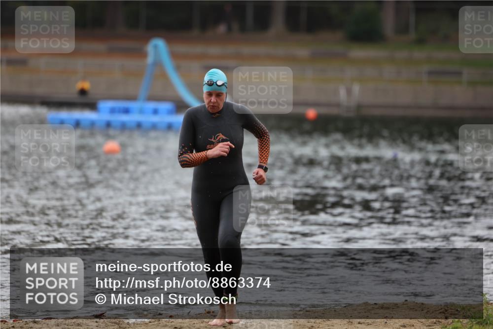 14.09.2025 - Stadtparktriathlon Michael Strokosch http://msf.ph/oto/8863374 14.09.2025 10:18:21 Schwimmen 638, 655 meine-sportfotos.de