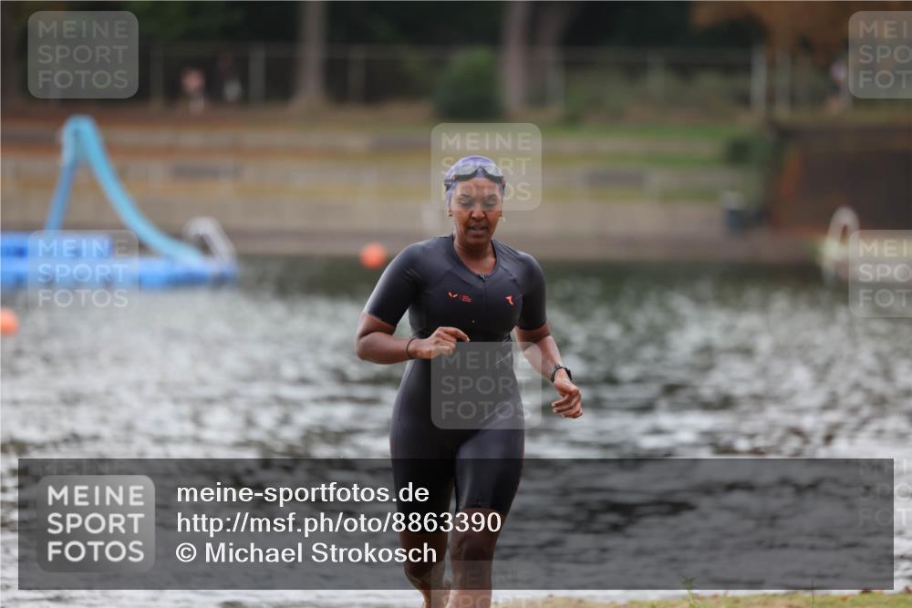 14.09.2025 - Stadtparktriathlon Michael Strokosch http://msf.ph/oto/8863390 14.09.2025 10:19:15 Schwimmen 692 meine-sportfotos.de
