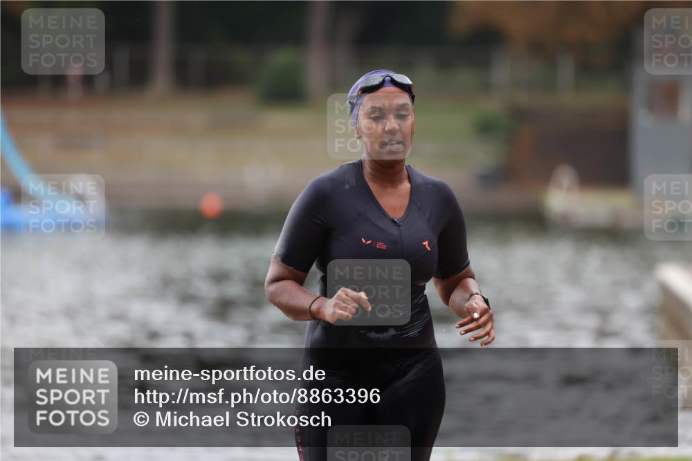 14.09.2025 - Stadtparktriathlon Michael Strokosch http://msf.ph/oto/8863396 14.09.2025 10:19:16 Schwimmen 692 meine-sportfotos.de