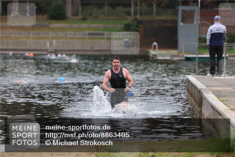 14.09.2025 - Stadtparktriathlon Michael Strokosch http://msf.ph/oto/8863405 14.09.2025 10:28:47 Schwimmen 749 meine-sportfotos.de
