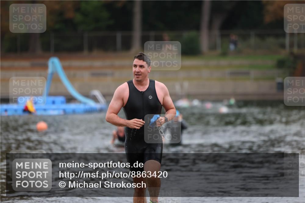 14.09.2025 - Stadtparktriathlon Michael Strokosch http://msf.ph/oto/8863420 14.09.2025 10:28:53 Schwimmen 749 meine-sportfotos.de