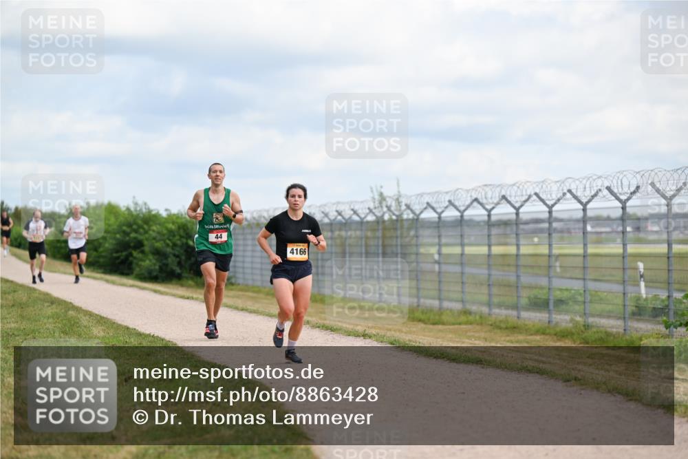 14.09.2025 - Airport Race Dr. Thomas Lammeyer http://msf.ph/oto/8863428 14.09.2025 12:03:03 Laufen 44, 4166 meine-sportfotos.de