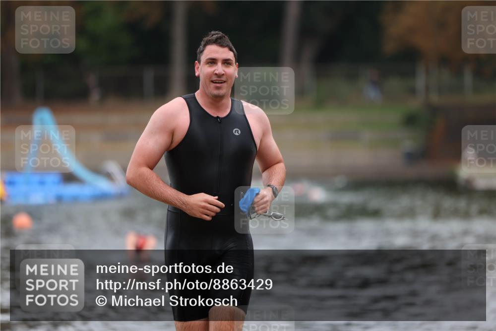 14.09.2025 - Stadtparktriathlon Michael Strokosch http://msf.ph/oto/8863429 14.09.2025 10:28:55 Schwimmen 749 meine-sportfotos.de
