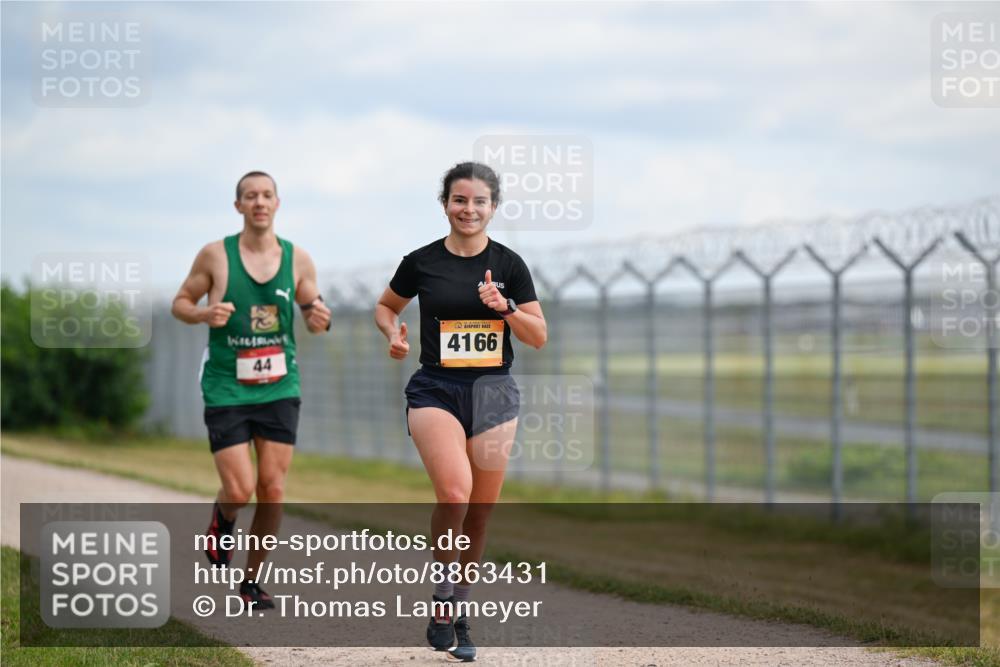 14.09.2025 - Airport Race Dr. Thomas Lammeyer http://msf.ph/oto/8863431 14.09.2025 12:03:04 Laufen 44, 4166 meine-sportfotos.de