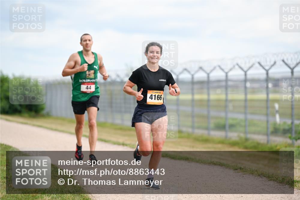 14.09.2025 - Airport Race Dr. Thomas Lammeyer http://msf.ph/oto/8863443 14.09.2025 12:03:05 Laufen 44, 4166 meine-sportfotos.de