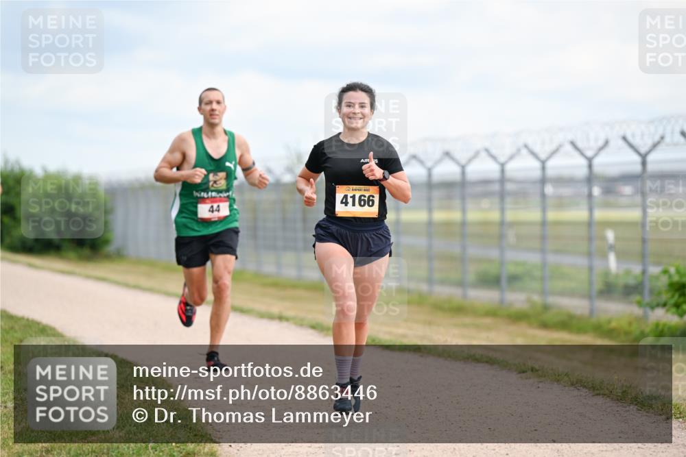 14.09.2025 - Airport Race Dr. Thomas Lammeyer http://msf.ph/oto/8863446 14.09.2025 12:03:05 Laufen 44, 4166 meine-sportfotos.de