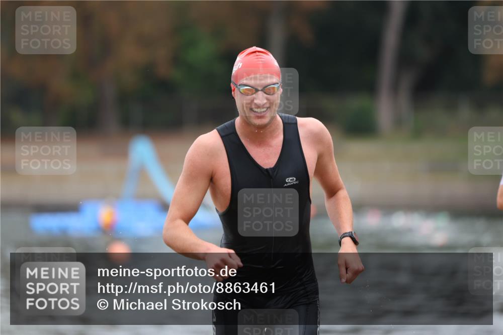 14.09.2025 - Stadtparktriathlon Michael Strokosch http://msf.ph/oto/8863461 14.09.2025 10:29:11 Schwimmen 735, 793 meine-sportfotos.de