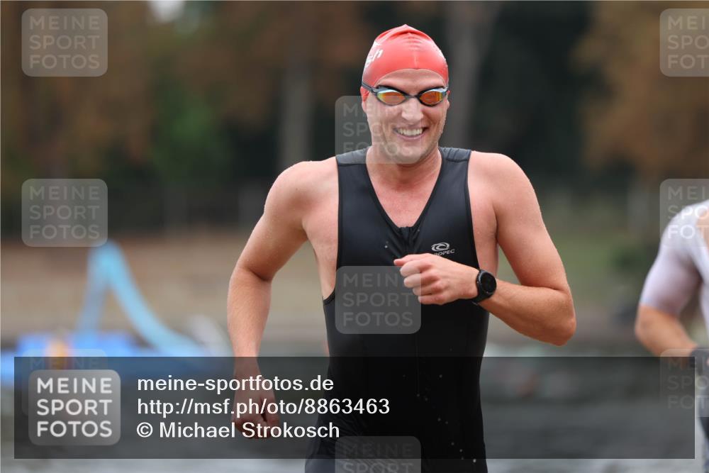 14.09.2025 - Stadtparktriathlon Michael Strokosch http://msf.ph/oto/8863463 14.09.2025 10:29:11 Schwimmen 735, 793 meine-sportfotos.de