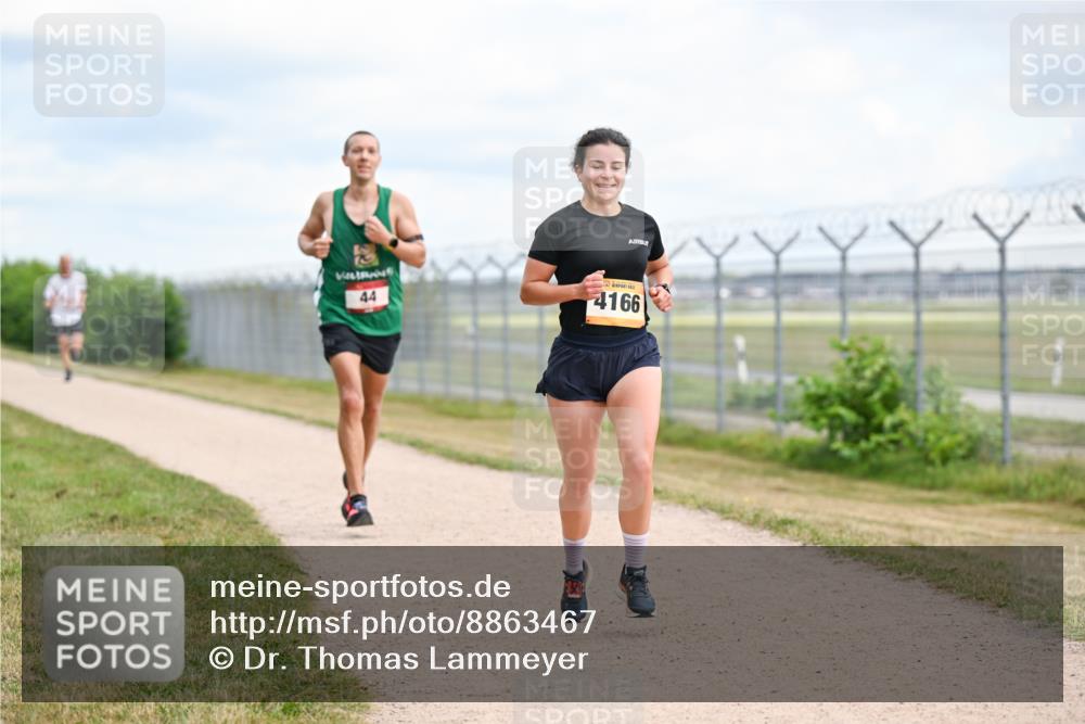 14.09.2025 - Airport Race Dr. Thomas Lammeyer http://msf.ph/oto/8863467 14.09.2025 12:03:06 Laufen 44, 4166 meine-sportfotos.de