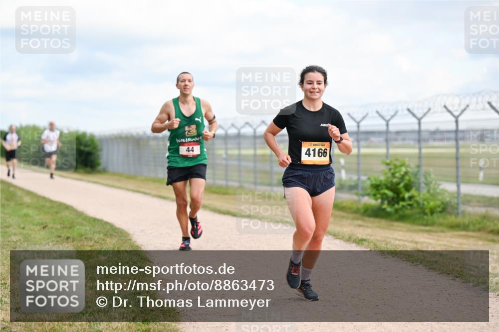 14.09.2025 - Airport Race Dr. Thomas Lammeyer http://msf.ph/oto/8863473 14.09.2025 12:03:06 Laufen 44, 4166 meine-sportfotos.de