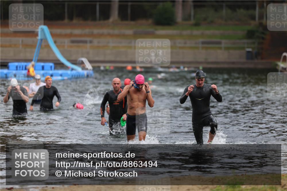 14.09.2025 - Stadtparktriathlon Michael Strokosch http://msf.ph/oto/8863494 14.09.2025 10:30:18 Schwimmen 761, 777, 798 meine-sportfotos.de
