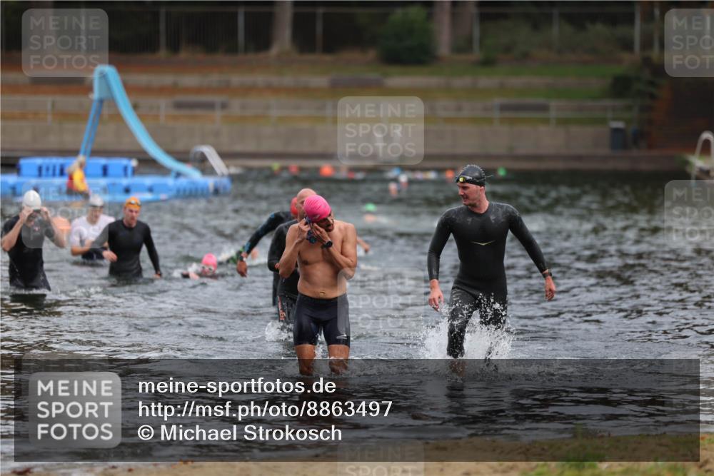 14.09.2025 - Stadtparktriathlon Michael Strokosch http://msf.ph/oto/8863497 14.09.2025 10:30:19 Schwimmen 761, 777, 798 meine-sportfotos.de