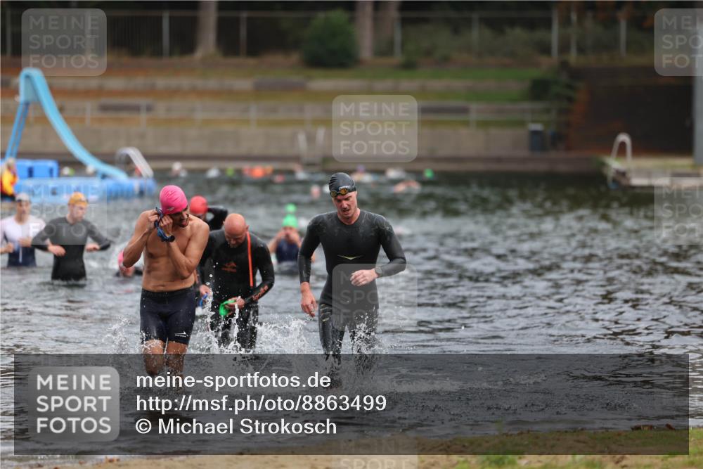 14.09.2025 - Stadtparktriathlon Michael Strokosch http://msf.ph/oto/8863499 14.09.2025 10:30:20 Schwimmen 761, 777, 798 meine-sportfotos.de