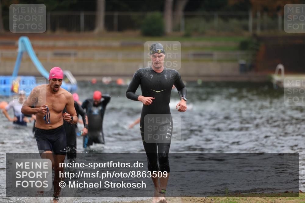 14.09.2025 - Stadtparktriathlon Michael Strokosch http://msf.ph/oto/8863509 14.09.2025 10:30:22 Schwimmen 752, 761, 777, 798 meine-sportfotos.de