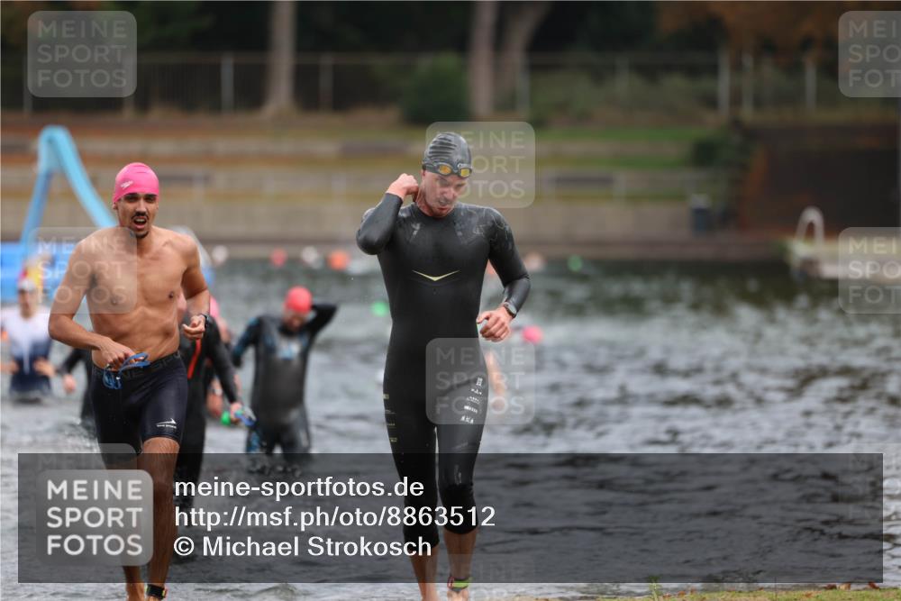 14.09.2025 - Stadtparktriathlon Michael Strokosch http://msf.ph/oto/8863512 14.09.2025 10:30:23 Schwimmen 752, 761, 777, 798 meine-sportfotos.de