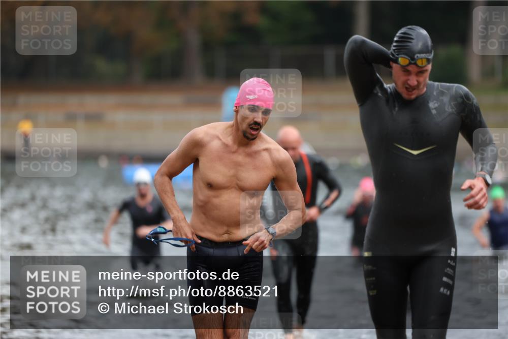 14.09.2025 - Stadtparktriathlon Michael Strokosch http://msf.ph/oto/8863521 14.09.2025 10:30:26 Schwimmen 752, 761, 769, 777, 798 meine-sportfotos.de