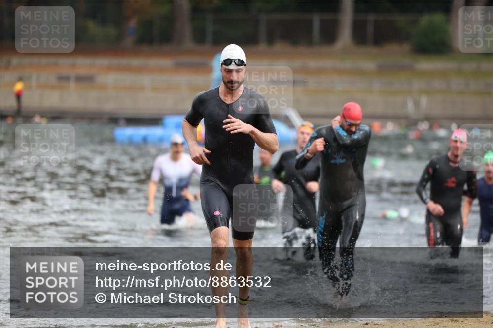 14.09.2025 - Stadtparktriathlon Michael Strokosch http://msf.ph/oto/8863532 14.09.2025 10:30:31 Schwimmen 727, 752, 761, 767, 769, 770, 777, 798 meine-sportfotos.de