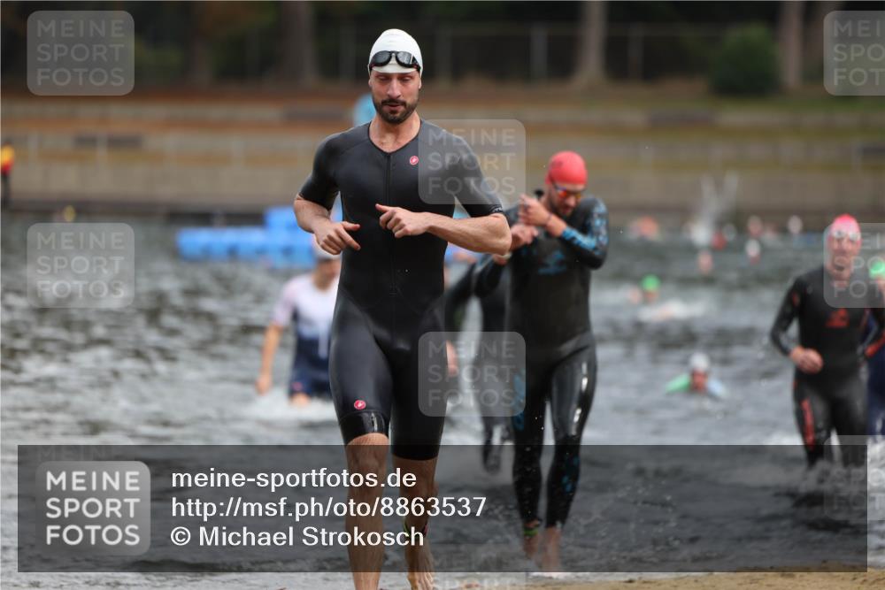 14.09.2025 - Stadtparktriathlon Michael Strokosch http://msf.ph/oto/8863537 14.09.2025 10:30:32 Schwimmen 727, 752, 767, 769, 770, 777, 798 meine-sportfotos.de