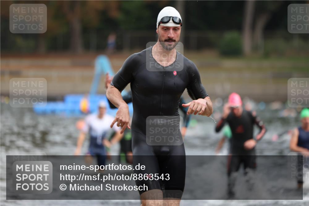 14.09.2025 - Stadtparktriathlon Michael Strokosch http://msf.ph/oto/8863543 14.09.2025 10:30:34 Schwimmen 727, 743, 752, 767, 769, 770, 798 meine-sportfotos.de