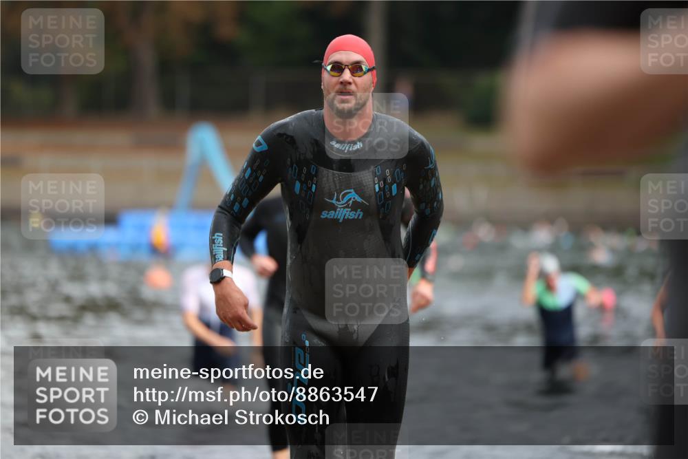 14.09.2025 - Stadtparktriathlon Michael Strokosch http://msf.ph/oto/8863547 14.09.2025 10:30:36 Schwimmen 727, 730, 743, 752, 767, 769, 770, 817 meine-sportfotos.de