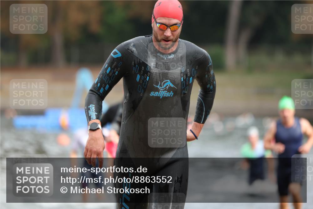 14.09.2025 - Stadtparktriathlon Michael Strokosch http://msf.ph/oto/8863552 14.09.2025 10:30:37 Schwimmen 727, 730, 743, 752, 767, 769, 770, 817 meine-sportfotos.de