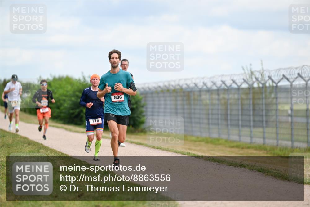 14.09.2025 - Airport Race Dr. Thomas Lammeyer http://msf.ph/oto/8863556 14.09.2025 12:03:24 Laufen 176, 836 meine-sportfotos.de