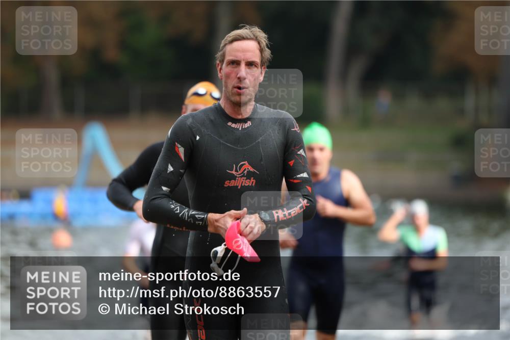 14.09.2025 - Stadtparktriathlon Michael Strokosch http://msf.ph/oto/8863557 14.09.2025 10:30:39 Schwimmen 727, 730, 743, 767, 769, 770, 817 meine-sportfotos.de
