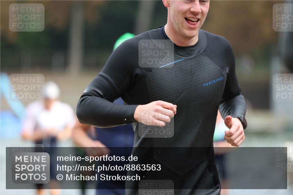 14.09.2025 - Stadtparktriathlon Michael Strokosch http://msf.ph/oto/8863563 14.09.2025 10:30:42 Schwimmen 727, 730, 743, 767, 770, 817 meine-sportfotos.de