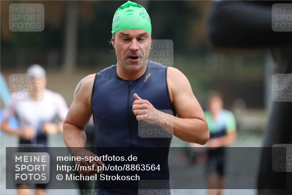 14.09.2025 - Stadtparktriathlon Michael Strokosch http://msf.ph/oto/8863564 14.09.2025 10:30:43 Schwimmen 727, 730, 743, 767, 770, 817 meine-sportfotos.de
