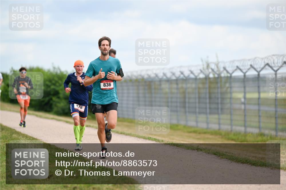 14.09.2025 - Airport Race Dr. Thomas Lammeyer http://msf.ph/oto/8863573 14.09.2025 12:03:25 Laufen 176, 836 meine-sportfotos.de