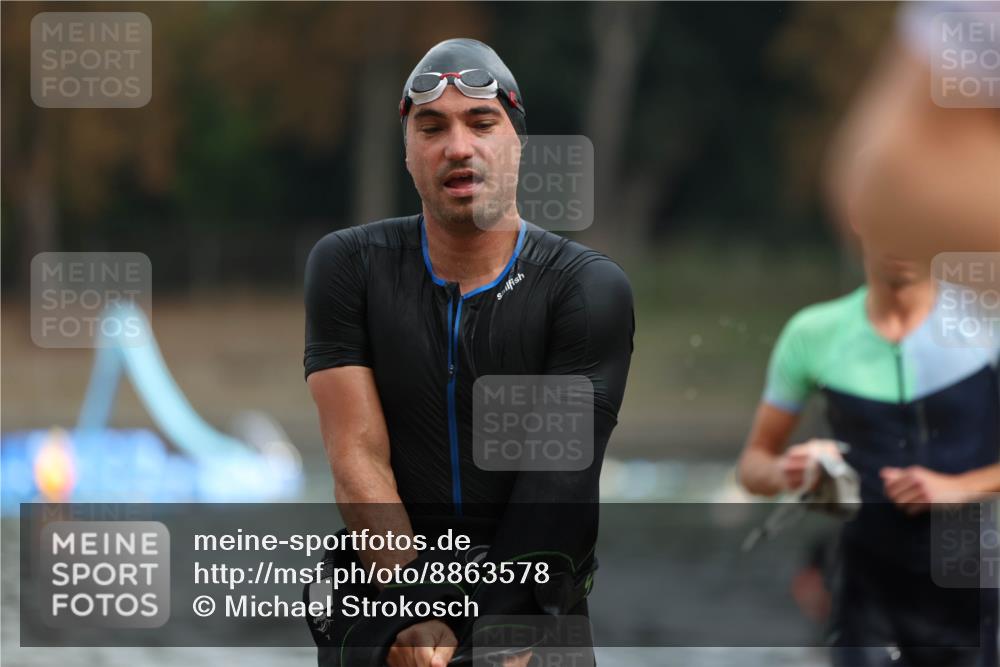 14.09.2025 - Stadtparktriathlon Michael Strokosch http://msf.ph/oto/8863578 14.09.2025 10:30:47 Schwimmen 730, 743, 817 meine-sportfotos.de