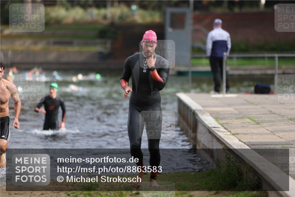14.09.2025 - Stadtparktriathlon Michael Strokosch http://msf.ph/oto/8863583 14.09.2025 10:31:01 Schwimmen 766, 788, 813 meine-sportfotos.de