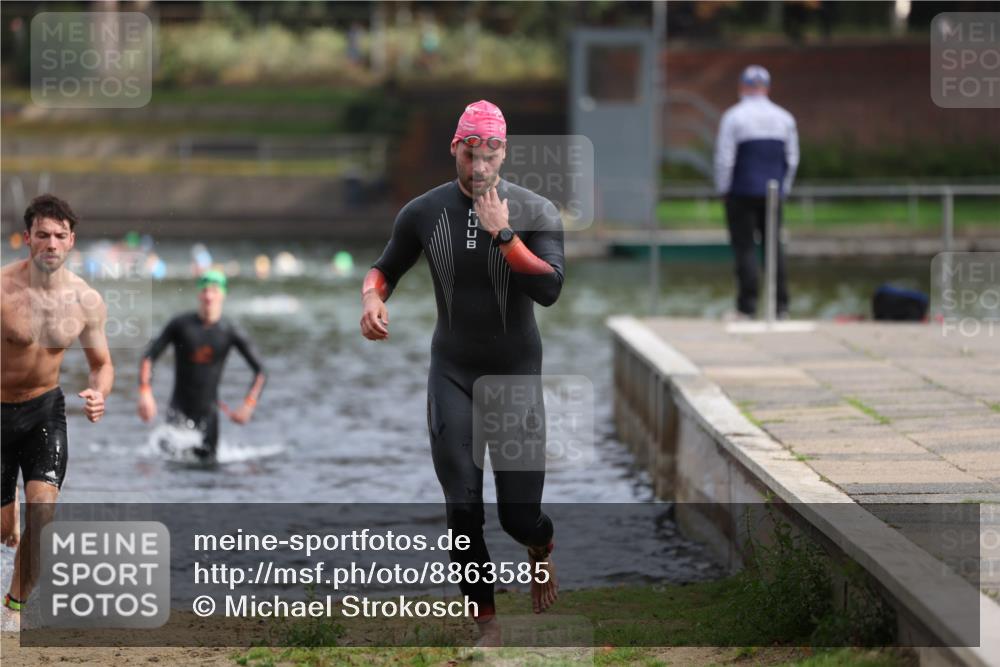 14.09.2025 - Stadtparktriathlon Michael Strokosch http://msf.ph/oto/8863585 14.09.2025 10:31:01 Schwimmen 766, 788, 813 meine-sportfotos.de