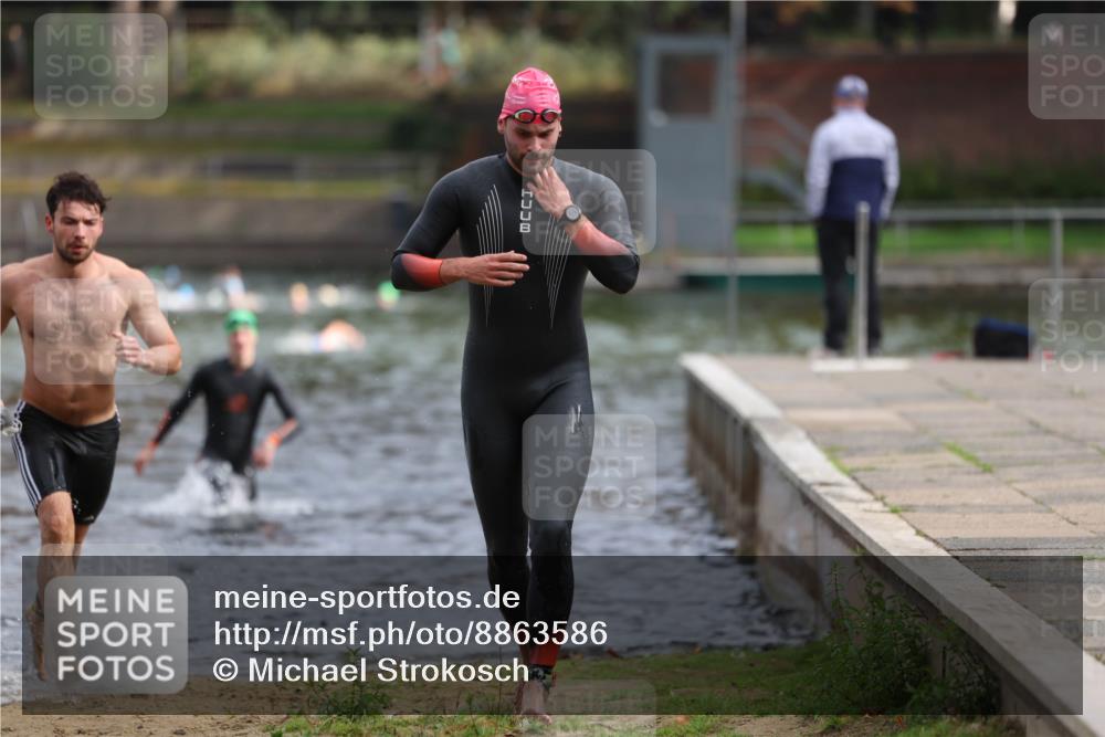 14.09.2025 - Stadtparktriathlon Michael Strokosch http://msf.ph/oto/8863586 14.09.2025 10:31:01 Schwimmen 766, 788, 813 meine-sportfotos.de