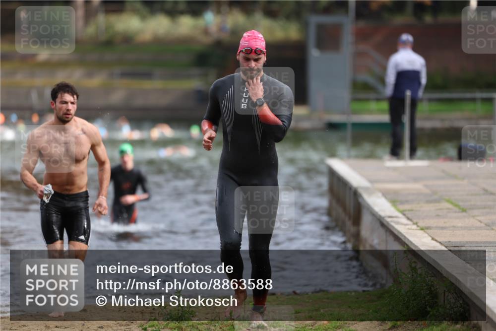14.09.2025 - Stadtparktriathlon Michael Strokosch http://msf.ph/oto/8863588 14.09.2025 10:31:01 Schwimmen 766, 788, 813 meine-sportfotos.de