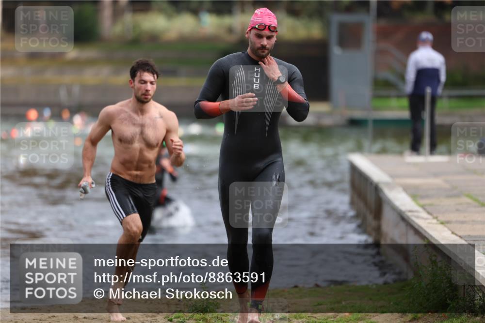 14.09.2025 - Stadtparktriathlon Michael Strokosch http://msf.ph/oto/8863591 14.09.2025 10:31:02 Schwimmen 766, 788, 813 meine-sportfotos.de