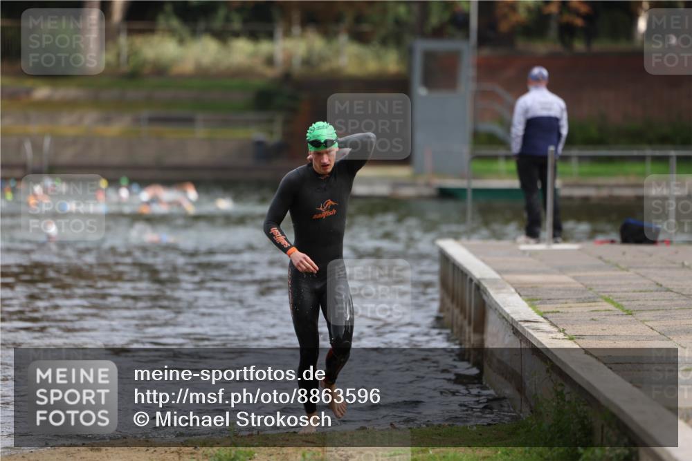 14.09.2025 - Stadtparktriathlon Michael Strokosch http://msf.ph/oto/8863596 14.09.2025 10:31:08 Schwimmen 788, 813 meine-sportfotos.de
