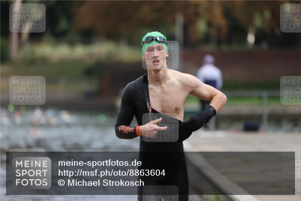14.09.2025 - Stadtparktriathlon Michael Strokosch http://msf.ph/oto/8863604 14.09.2025 10:31:12 Schwimmen 813 meine-sportfotos.de