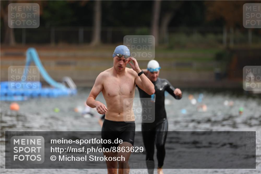 14.09.2025 - Stadtparktriathlon Michael Strokosch http://msf.ph/oto/8863629 14.09.2025 10:31:46 Schwimmen 804, 811 meine-sportfotos.de