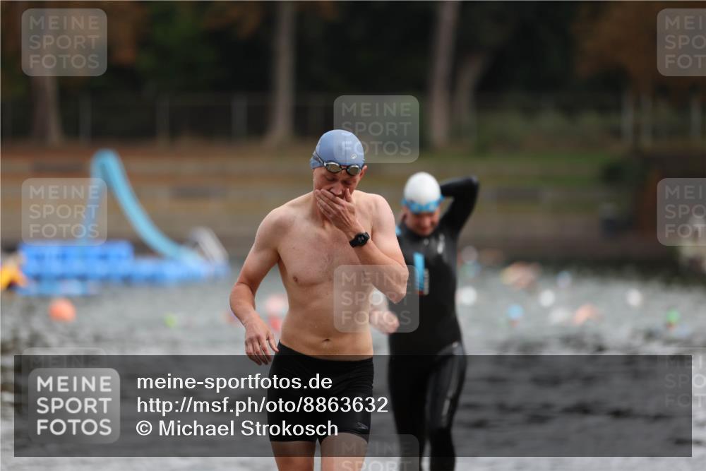 14.09.2025 - Stadtparktriathlon Michael Strokosch http://msf.ph/oto/8863632 14.09.2025 10:31:47 Schwimmen 737, 804, 811 meine-sportfotos.de