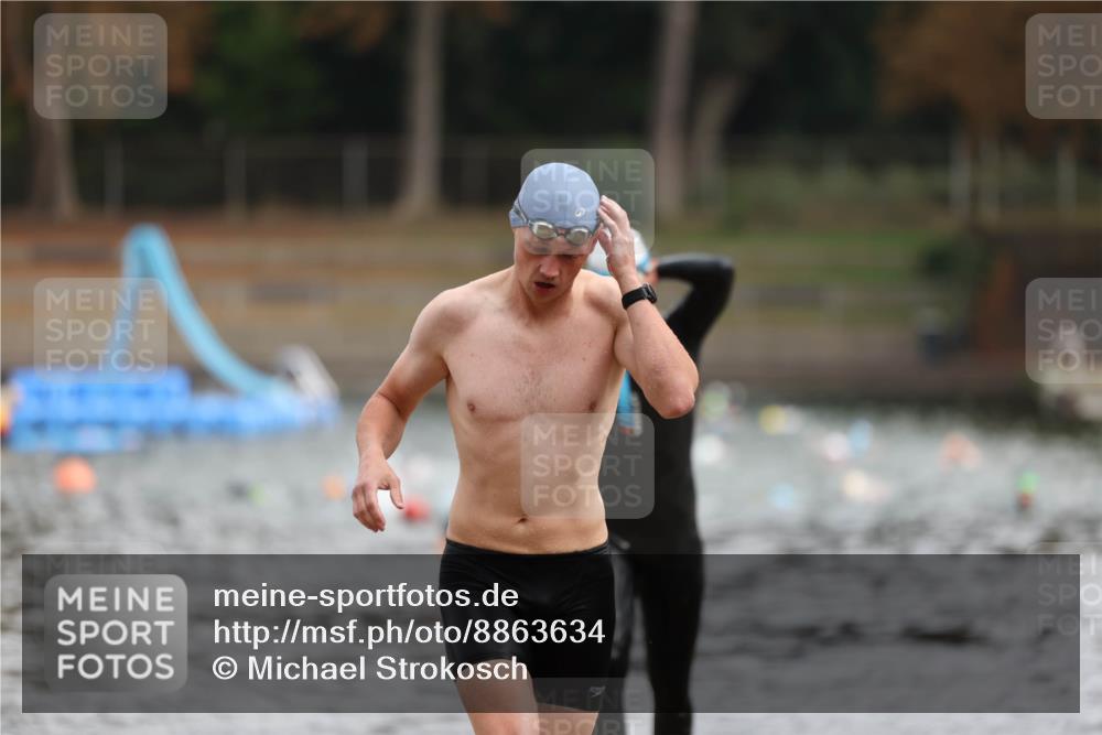 14.09.2025 - Stadtparktriathlon Michael Strokosch http://msf.ph/oto/8863634 14.09.2025 10:31:47 Schwimmen 737, 804, 811 meine-sportfotos.de