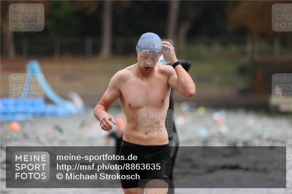 14.09.2025 - Stadtparktriathlon Michael Strokosch http://msf.ph/oto/8863635 14.09.2025 10:31:47 Schwimmen 737, 804, 811 meine-sportfotos.de