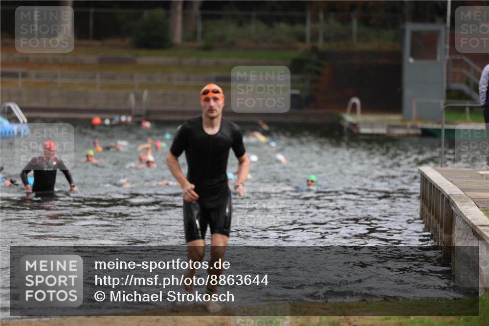 14.09.2025 - Stadtparktriathlon Michael Strokosch http://msf.ph/oto/8863644 14.09.2025 10:31:56 Schwimmen 737 meine-sportfotos.de