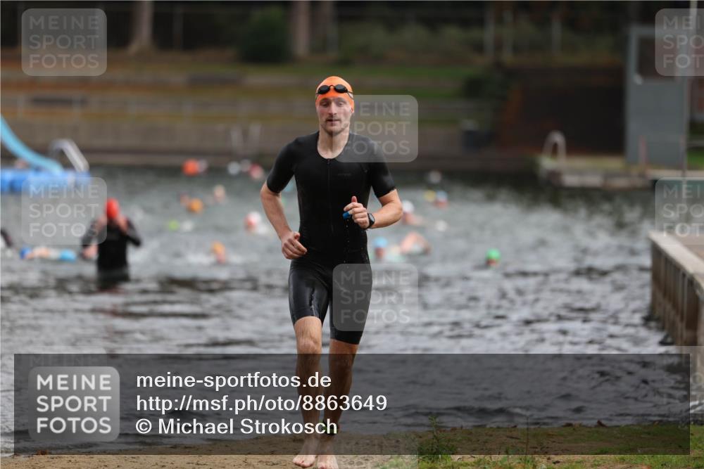 14.09.2025 - Stadtparktriathlon Michael Strokosch http://msf.ph/oto/8863649 14.09.2025 10:31:57 Schwimmen 737 meine-sportfotos.de