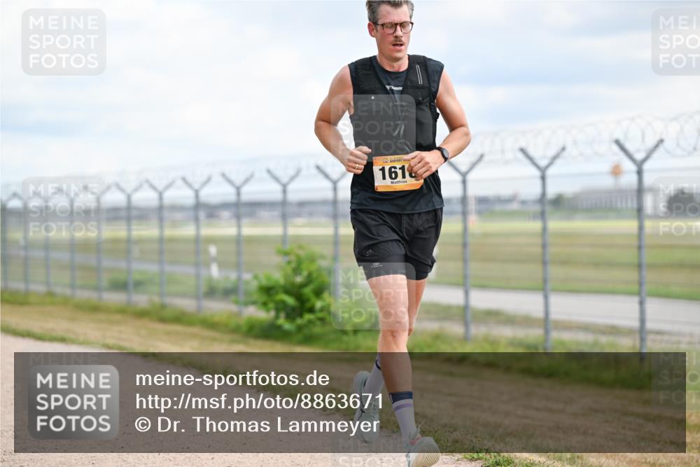 14.09.2025 - Airport Race Dr. Thomas Lammeyer http://msf.ph/oto/8863671 14.09.2025 12:03:32 Laufen 161 meine-sportfotos.de