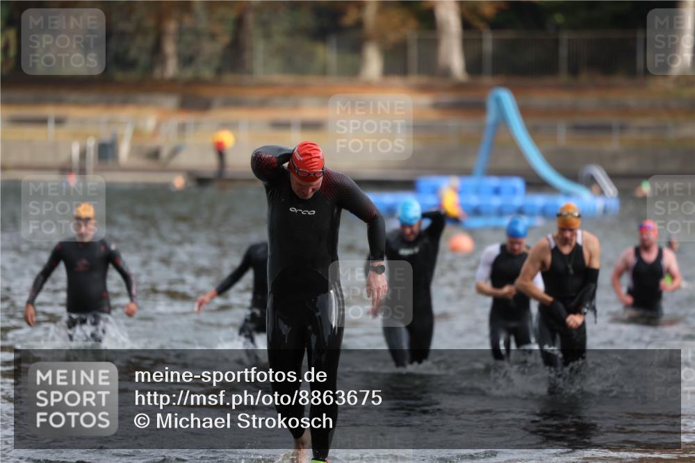 14.09.2025 - Stadtparktriathlon Michael Strokosch http://msf.ph/oto/8863675 14.09.2025 10:32:16 Schwimmen 732, 748, 753, 758, 759, 782, 796, 800 meine-sportfotos.de
