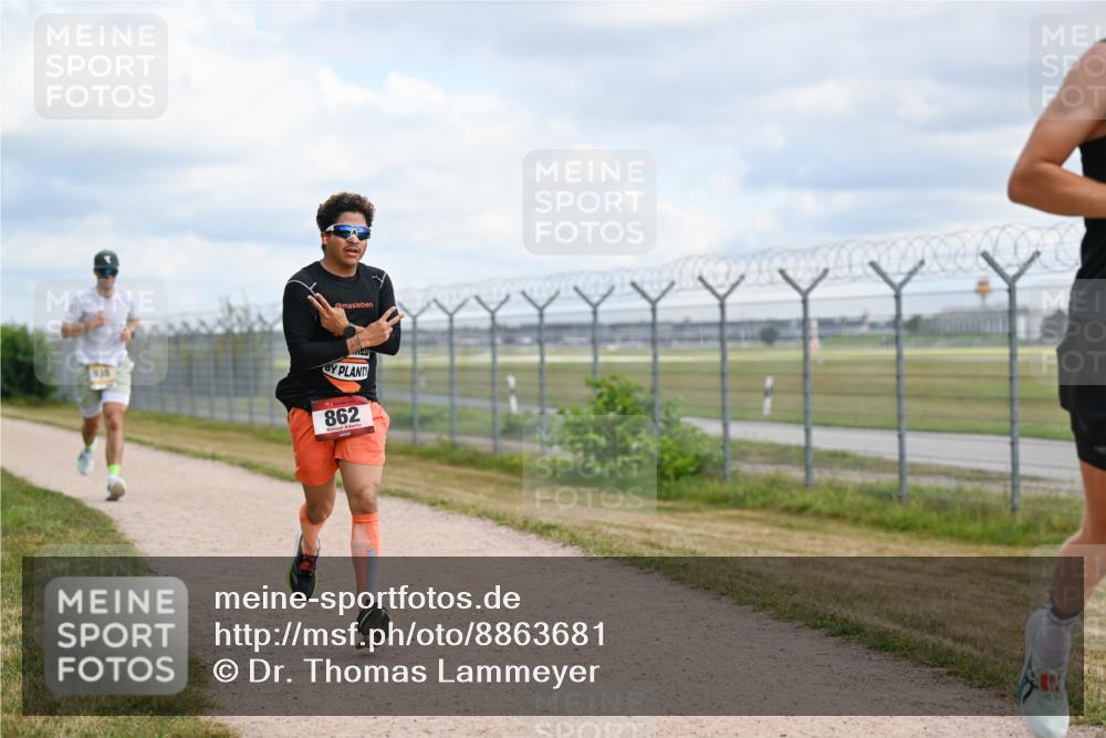 14.09.2025 - Airport Race Dr. Thomas Lammeyer http://msf.ph/oto/8863681 14.09.2025 12:03:34 Laufen 938, 862 meine-sportfotos.de