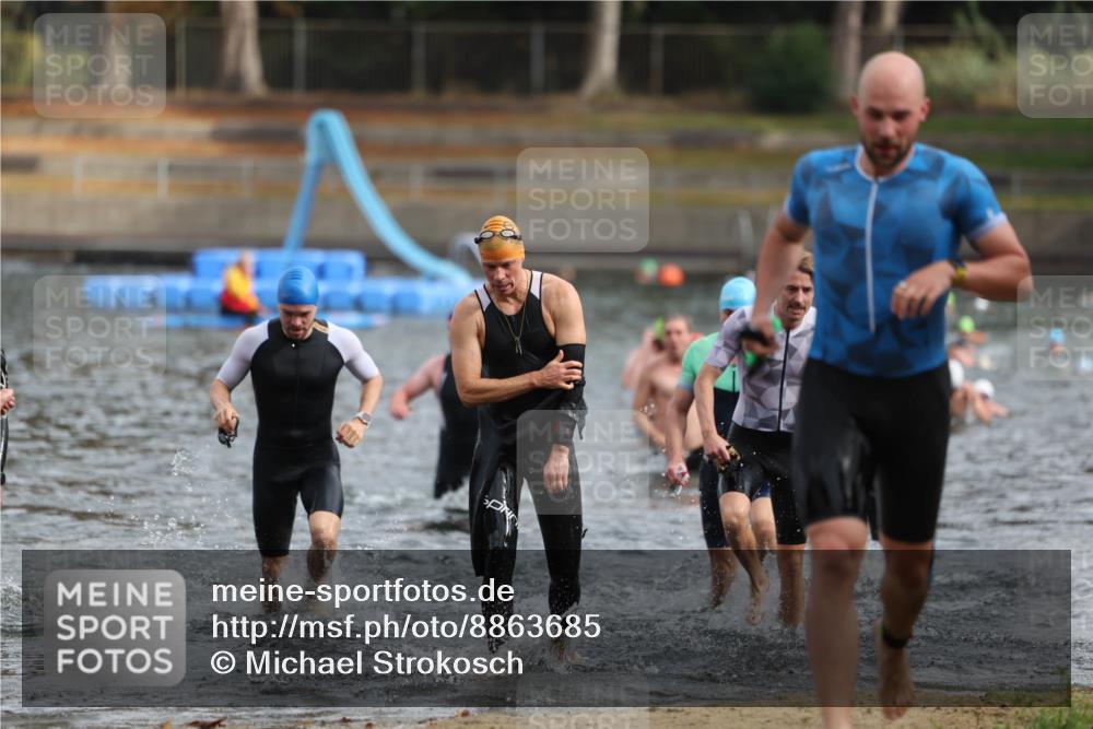 14.09.2025 - Stadtparktriathlon Michael Strokosch http://msf.ph/oto/8863685 14.09.2025 10:32:20 Schwimmen 732, 748, 753, 758, 759, 780, 782, 785, 796, 799, 800 meine-sportfotos.de