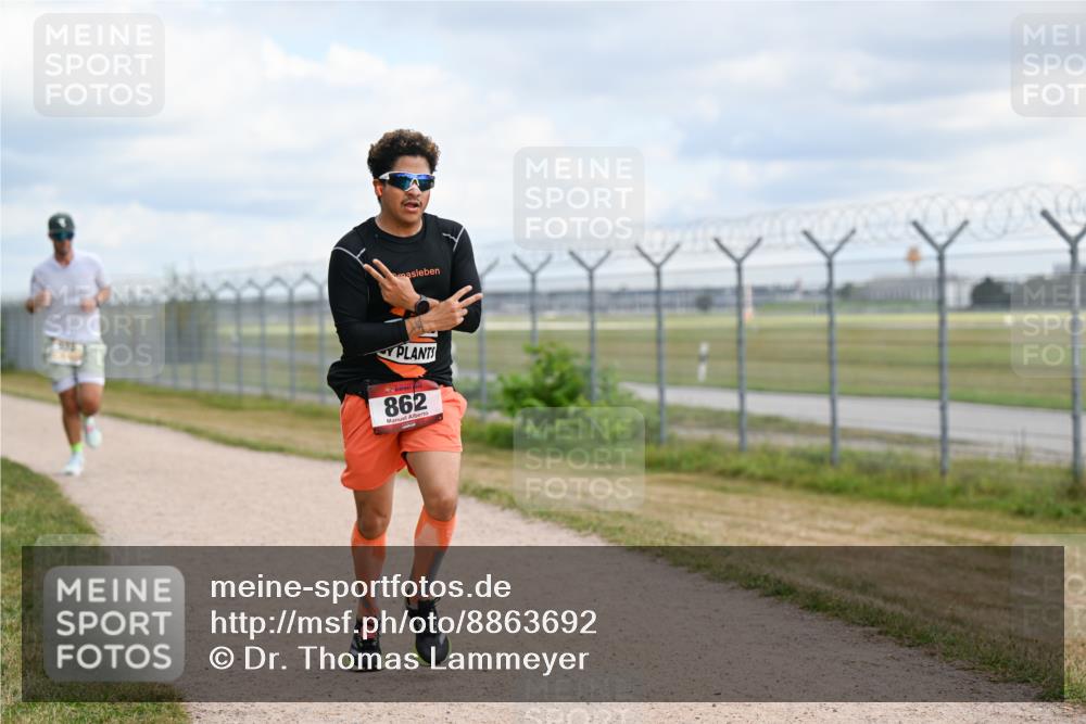 14.09.2025 - Airport Race Dr. Thomas Lammeyer http://msf.ph/oto/8863692 14.09.2025 12:03:34 Laufen 838, 862 meine-sportfotos.de