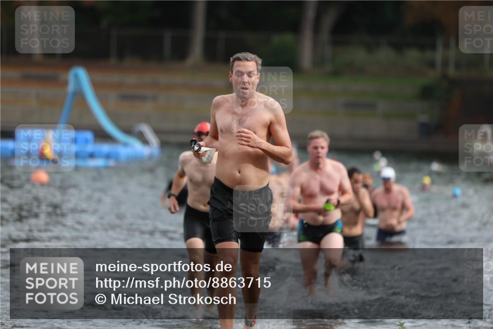 14.09.2025 - Stadtparktriathlon Michael Strokosch http://msf.ph/oto/8863715 14.09.2025 10:32:34 Schwimmen 740, 762, 781, 785, 801, 815 meine-sportfotos.de